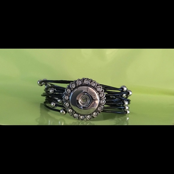 Snap charm bracelet. Interchangeable charms $SALE$ - Picture 3 of 4